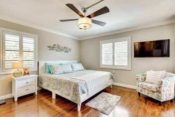 Apartment (2 Bedrooms) | Interior - Shop, Dine & Unwind Poolside: Fort Myers Retreat! (Fort Myers)