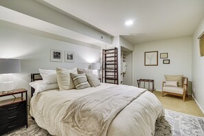 House (5 Bedrooms) | Interior