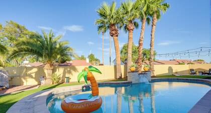 Luxe Outdoor Oasis: 'palm Tree Villa' in Chandler