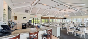 Golf Retreat w/ Pool Access: 3 Mi to Dtwn Naples