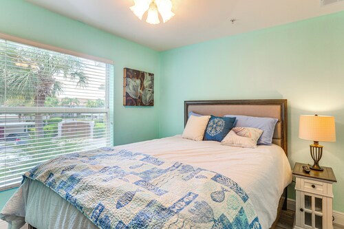 Lake View & Screened Balcony: Estero Getaway!