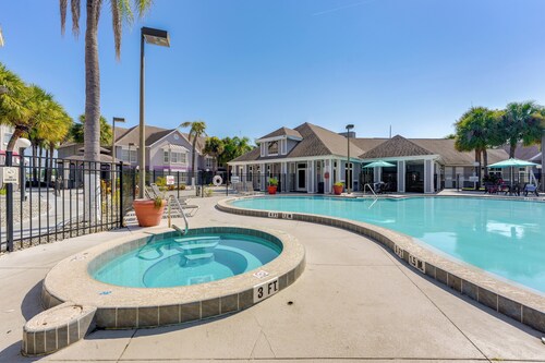 2 Mi to Disney & Old Town: Resort Condo w/ Perks