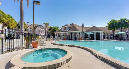 2 Mi to Disney & Old Town: Resort Condo w/ Perks