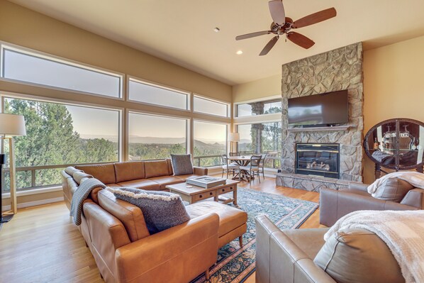 Rumah (4 Bedrooms) | Bagian depan properti