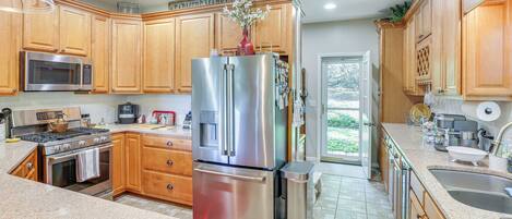 House (4 Bedrooms) | Interior