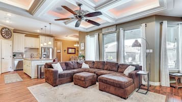 House (3 Bedrooms) | Interior