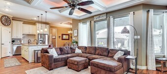 1 Mi to Utrgv Stadium: Roomy Retreat w/ Pool, Yard