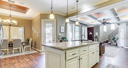 1 Mi to Utrgv Stadium: Roomy Retreat w/ Pool, Yard