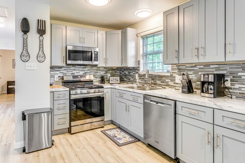 Fish, Hike & Relax: North Little Rock Gem w/ Yard