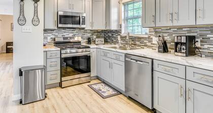 Fish, Hike & Relax: North Little Rock Gem w/ Yard