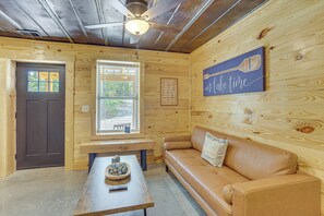 House (1 Bedroom) | Interior - 3 Mi to Water: Logan Martin Lake Cabin Getaway (Alpine)