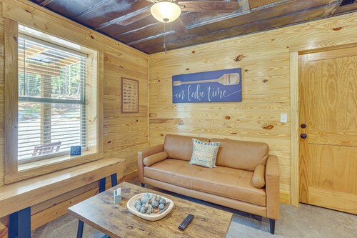 3 Mi to Water: Logan Martin Lake Cabin Getaway