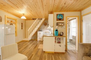 House (2 Bedrooms) | Interior - Pet-friendly Mtn Retreat w/ Yard in Blairsville! (Blairsville)