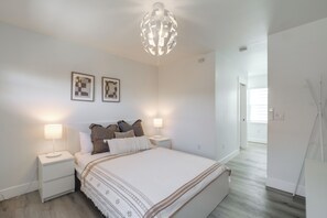 Apartment (0 Bedroom) | Interior