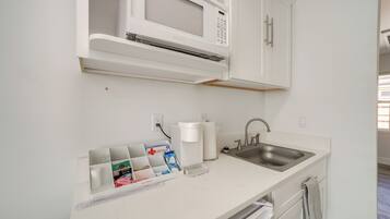 Apartment (0 Bedroom) | Interior