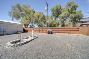 Interior - Walk to Water: Soap Lake Studio w/ Patio! (Soap Lake)