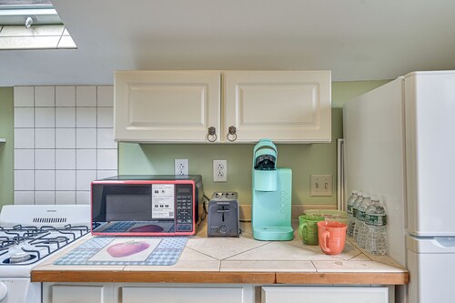 Quaint & Charming Cherry Valley Escape!