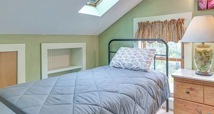 Quaint & Charming Cherry Valley Escape!