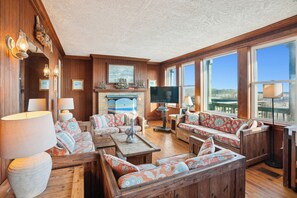 Unclassified image, 4 of 32, button