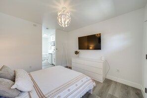 Apartment (0 Bedroom) | Interior