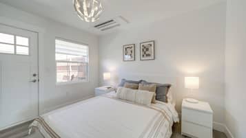 Apartment (0 Bedroom) | Interior