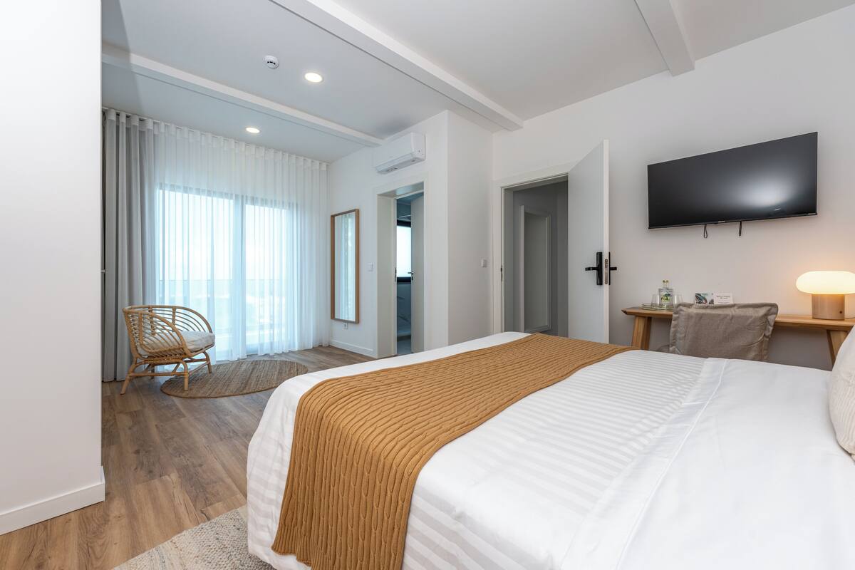 Exclusive Suite, Sea View | Premium bedding, memory-foam beds, individually decorated