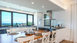 Private kitchen - Ápice - by Azores Green Villas  (Ponta Delgada)