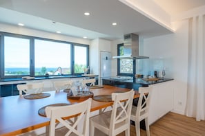 Deluxe Double or Twin Room, Ocean View | Private kitchen | Full-size fridge, microwave, oven, stovetop