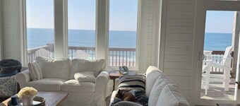 "Rescued by the Ocean" Luxury 5 bedroom Oceanfront house