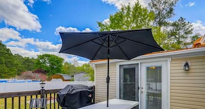 "Coastah" Retreat
JET TUB/FIREPIT/GRILL
LG Fenced YARD
Walk to HADNOT Creek