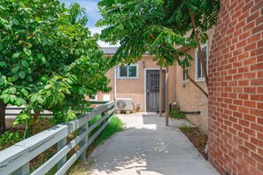 2 bedrooms, Internet