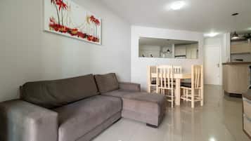 Basic Apartment | Living area