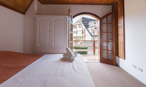 Villa | 3 bedrooms - Large House W/fireplace in Campos do Jordao Ras175 (Campos do Jordão)