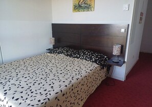 1 bedroom, desk, free WiFi, bed sheets - 2-room apartment, sleeps 4, ideal location near the center of Grasse (Grasse)