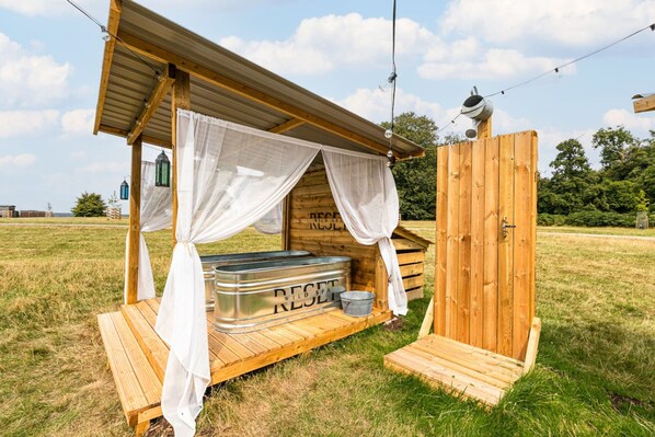 Apartment | 1 bedroom - Drovers Hill at Stonor - Redwood - Shepherds hut (Henley-on-Thames)