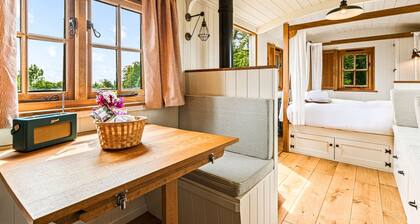 Quercus - From 195 Per Night