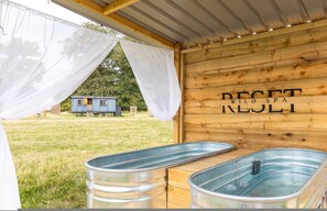 Apartment | 1 bedroom - Drovers Hill at Stonor - Quercus - Shepherds hut (Henley-on-Thames)