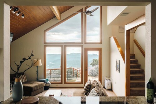 Fox Den Rocky MTN Retreat | Hot Tub | Pet-Friendly