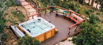 Fox Den Rocky MTN Retreat | Hot Tub | Pet-Friendly