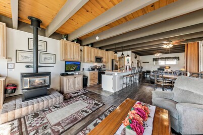 439AW Tahoe Keys Studio Perfect Couples Get Away