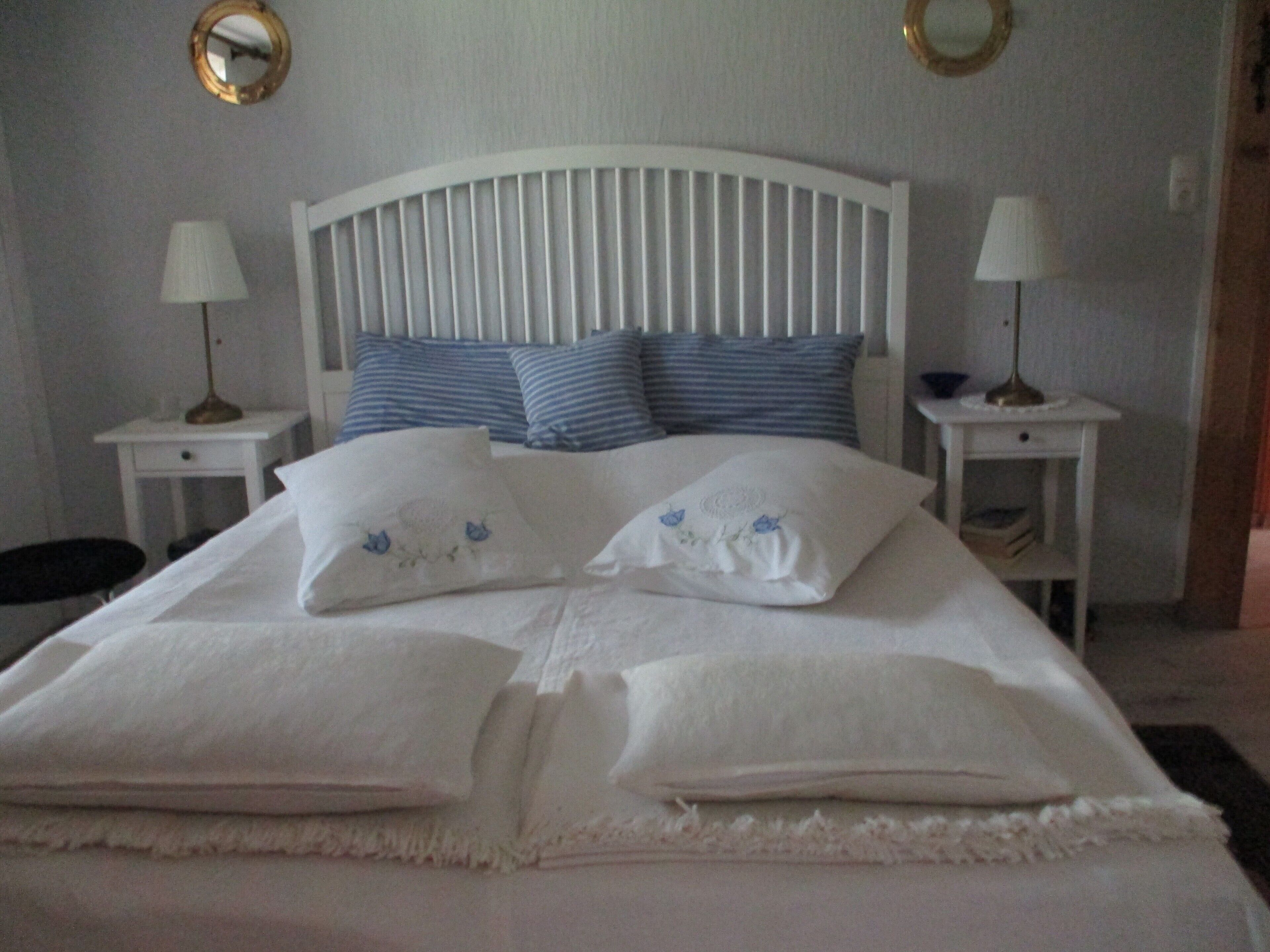 2 Schlafzimmer, Bügeleisen/Bügelbrett