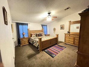 5 間睡房、Wi-Fi、床單