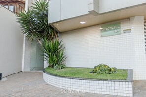 Basic Apartment | Exterior detail