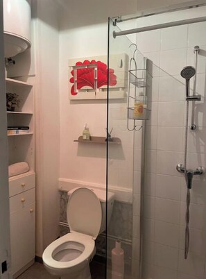 Towels, soap, toilet paper