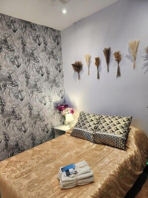 1 bedroom, iron/ironing board, WiFi, bed sheets