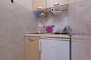 Fridge, toaster