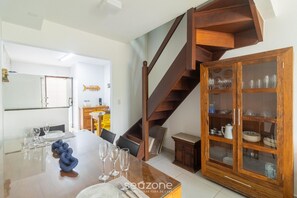 Basic Villa | Dining