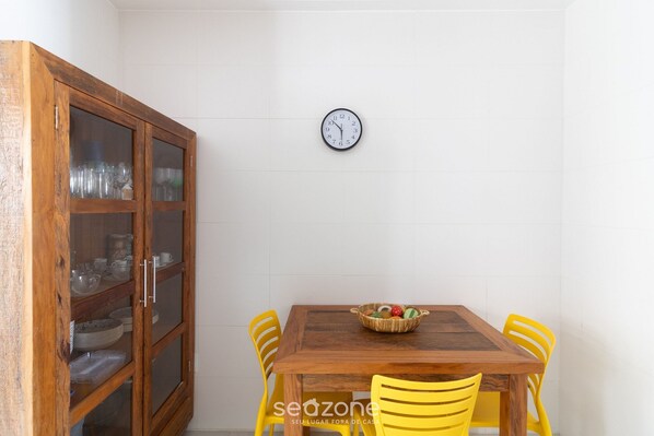 Eenvoudige villa | Dineren