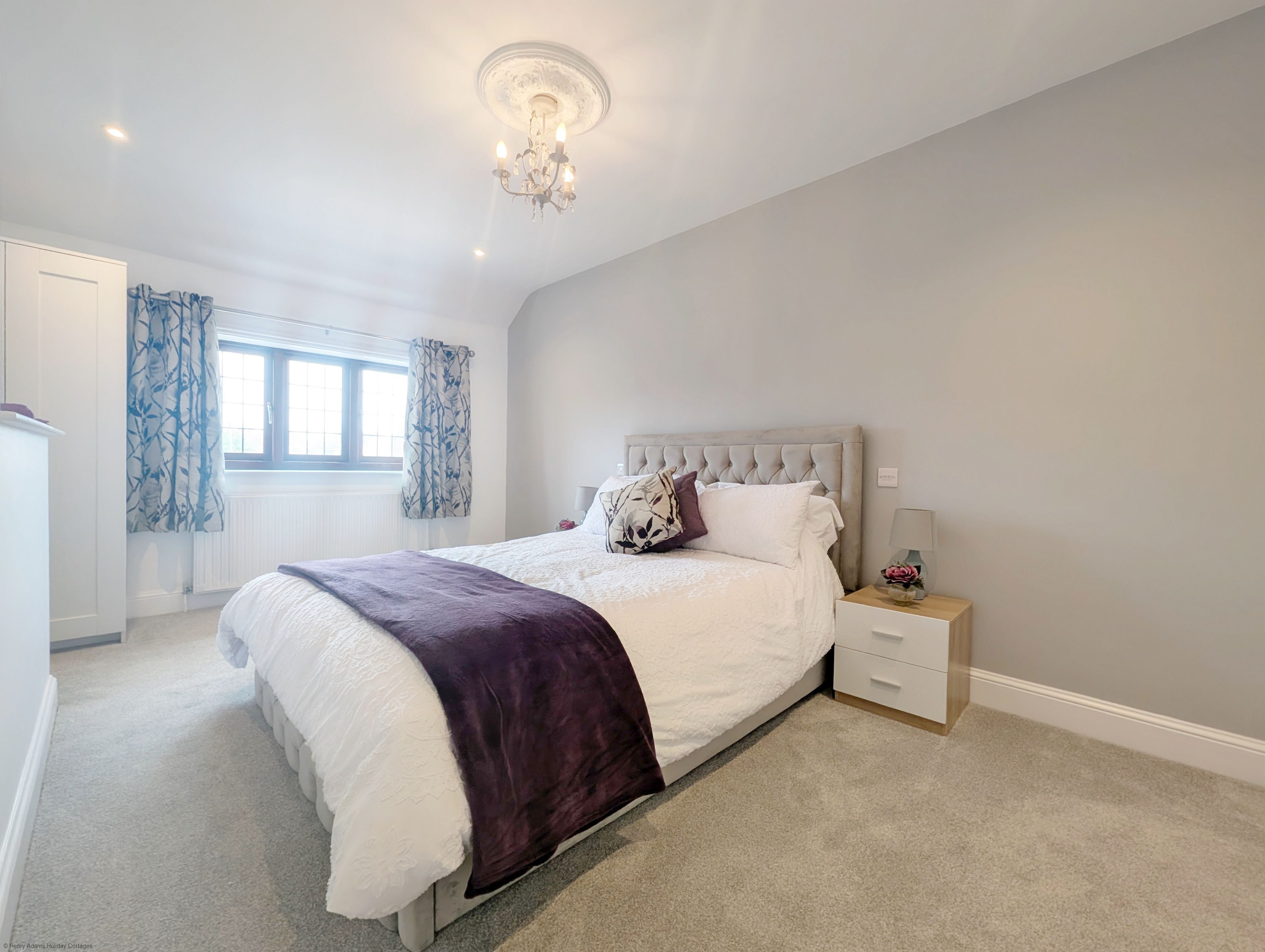 4 slaapkamers, een strijkplank/strijkijzer, wifi, beddengoed