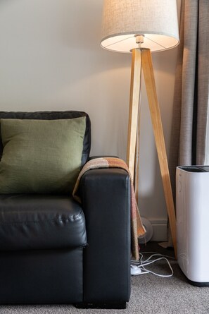 Unclassified image, 5 of 27, button